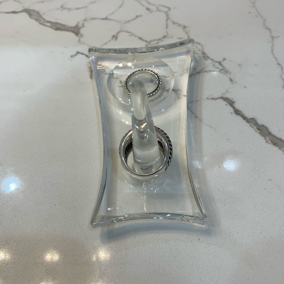 Oleg Cassini Crystal Ring Holder - Picture 3 of 7